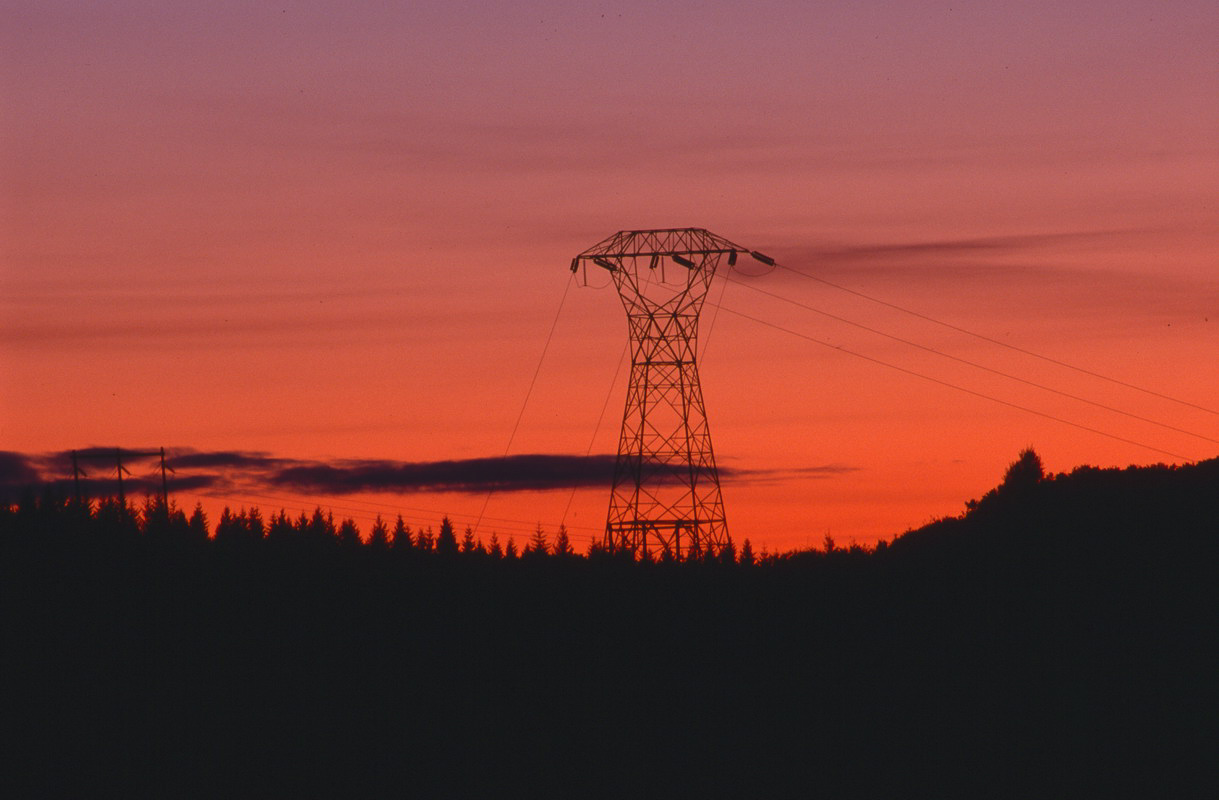 MC06 16 Powerlines in sunset resize
