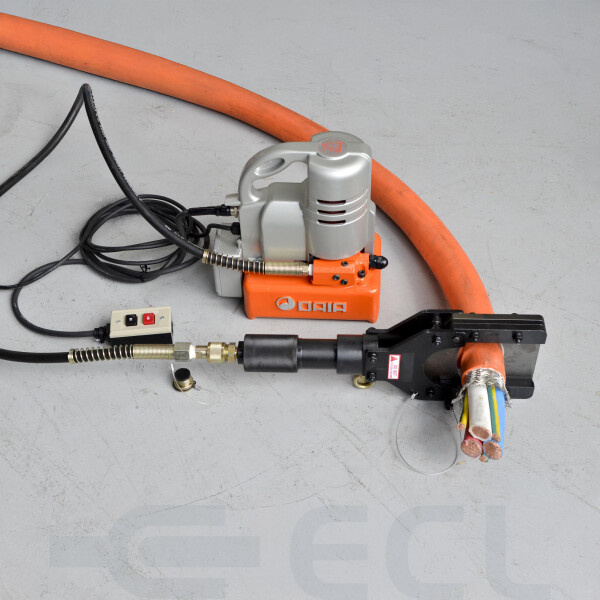 Hydraulic Cable Cutter Head action v2